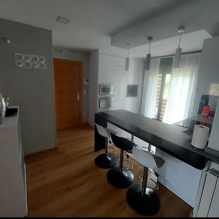 Marte A Pie De Playa Y Garaje