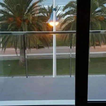 Marte A Pie De Playa Y Garaje Апартаменты