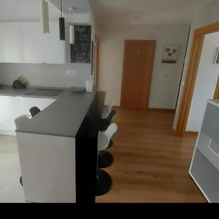 Marte A Pie De Playa Y Garaje 아파트