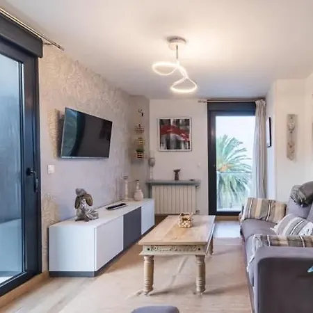 Marte A Pie De Playa Y Garaje